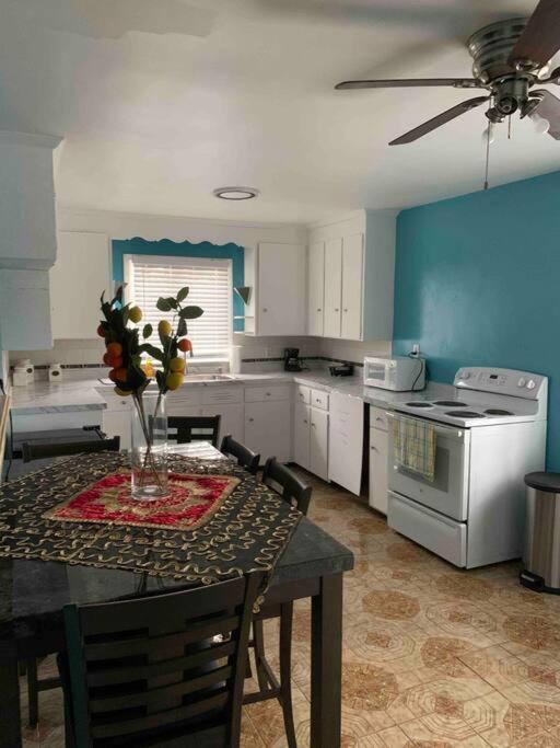 Willa Remodeled House Minutes To Falls Attractions Niagara Falls Zewnętrze zdjęcie